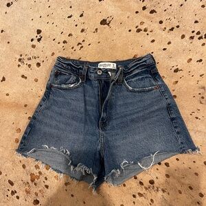 Abercrombie 90s relaxed cutoff short